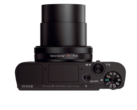 Sont CyberShot RX100 III, mirino e flash integrato